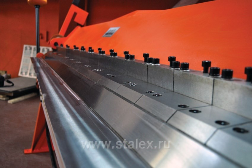 Фото 15 - Станок листогибочный ручной сегментный  STALEX W2.5x2040A.