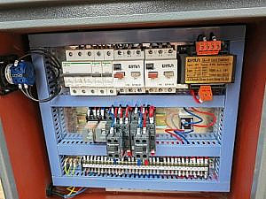 Фото 25 - MetalTec BS 200 CH ленточнопильный станок для резки металла под углом 90°.