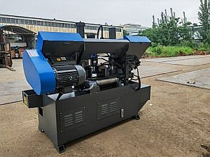 Фото 20 - MetalTec BS 200 CH ленточнопильный станок для резки металла под углом 90°.