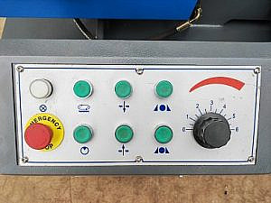 Фото 21 - MetalTec BS 200 CH ленточнопильный станок для резки металла под углом 90°.