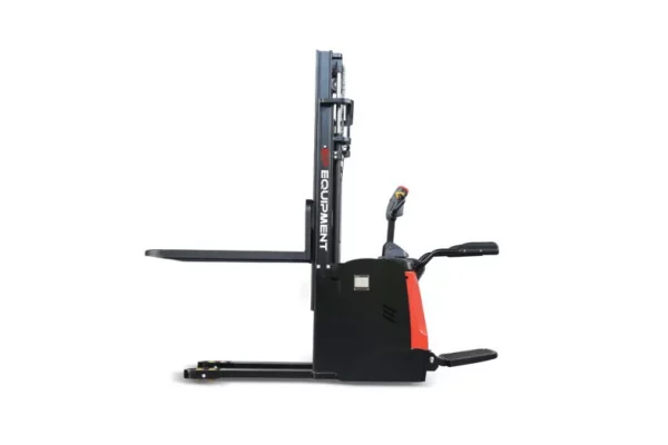Фото 22 - Штабелер электрический самоходный EP Equipment ES16-RS PROFESSIONAL (LI-ION, 3F550, с платформой и поручнями).